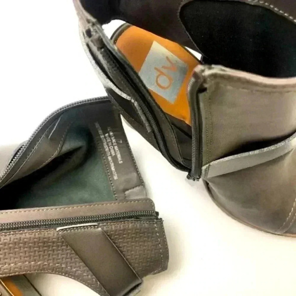 Dolce Vita Teisha  Buckle Block Heel Booties Boots  Sz 7 - Picture 10 of 10